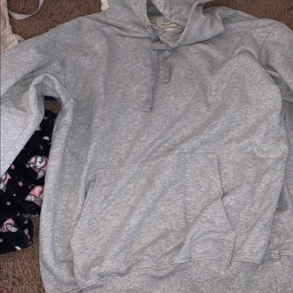 Barely worn aerie hoodie. It’s gray and size xs